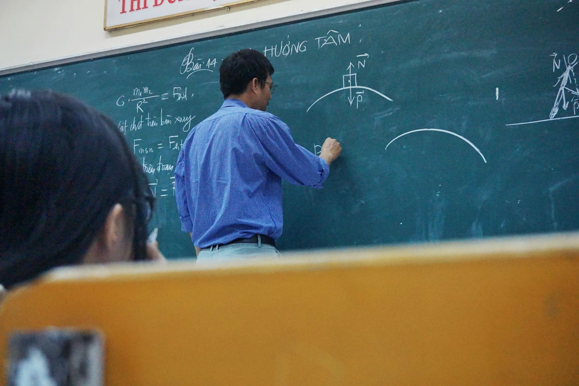 Get trusted and result-oriented home tutors in Askari 3 Karachi with Aplus Home Tutors. We offer trained male and female tutors for school, college, and entry test preparation. Our focused teaching method ensures better understanding and improved grades.